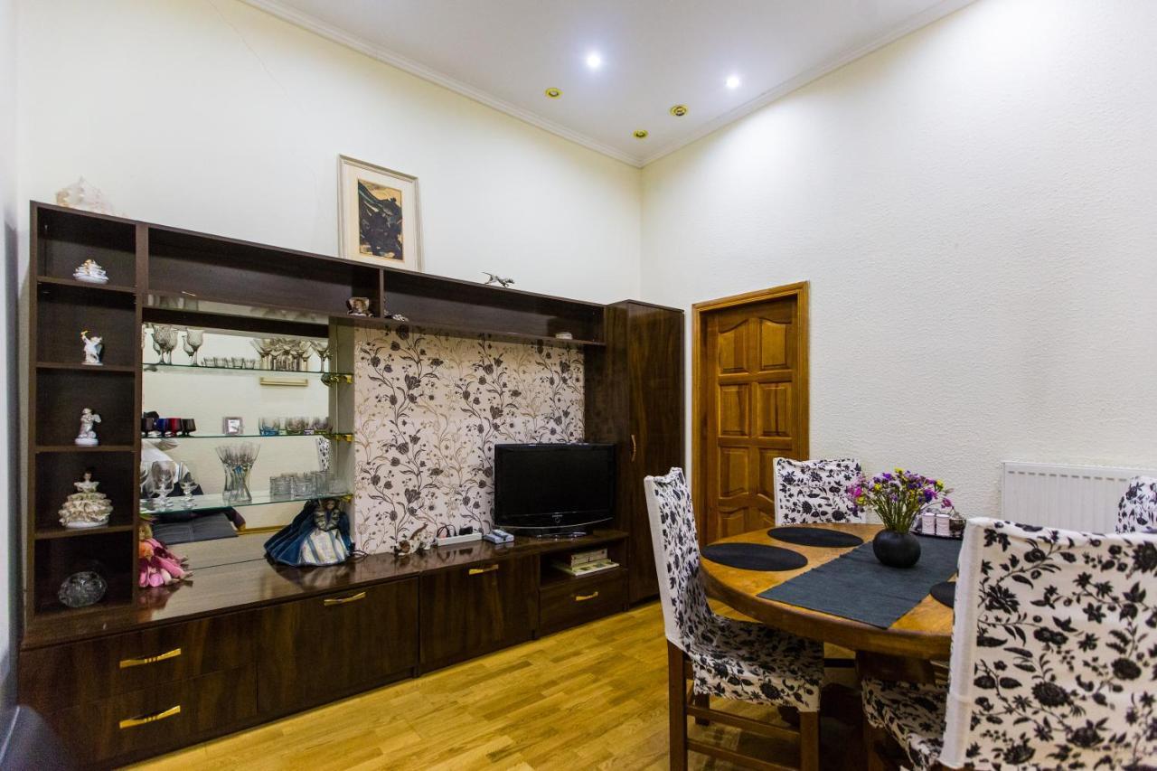 Apartment In The City Centre Lwów Zewnętrze zdjęcie