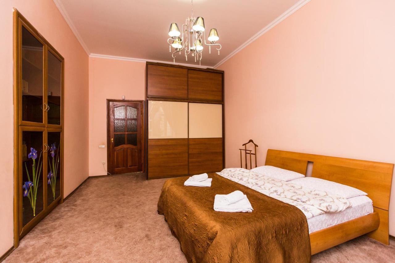 Apartment In The City Centre Lwów Zewnętrze zdjęcie