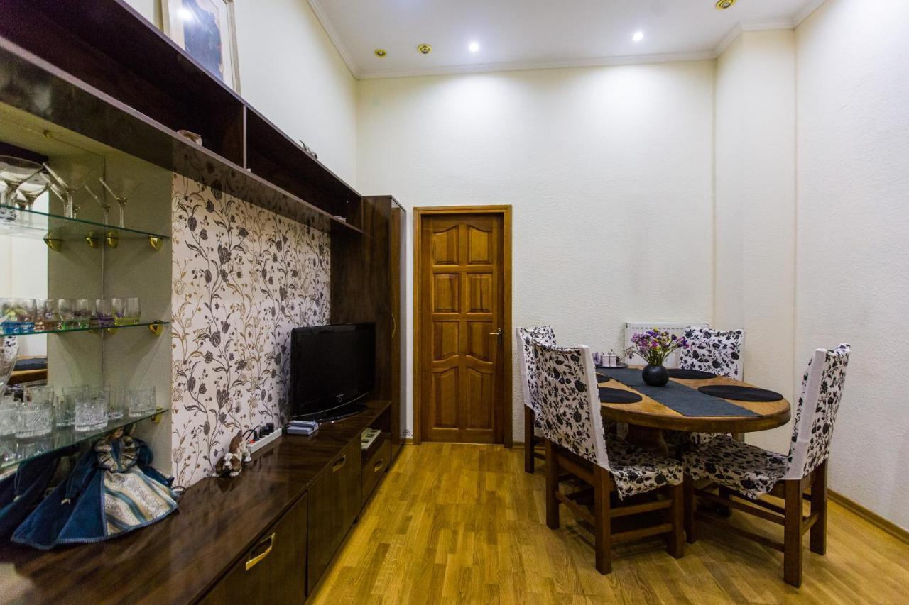 Apartment In The City Centre Lwów Zewnętrze zdjęcie